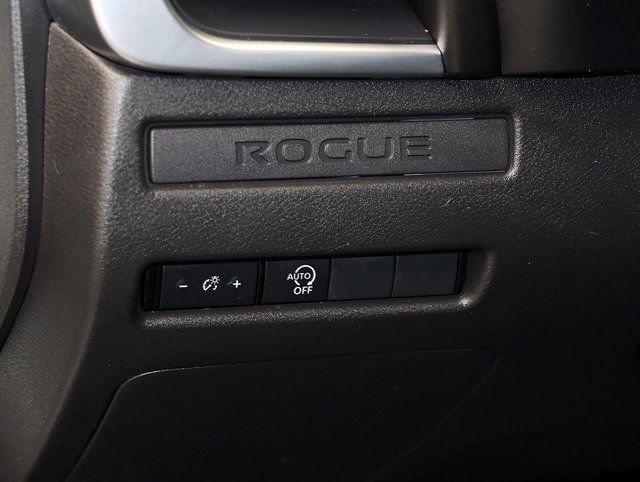 Used 2023 Nissan Rogue S image 24