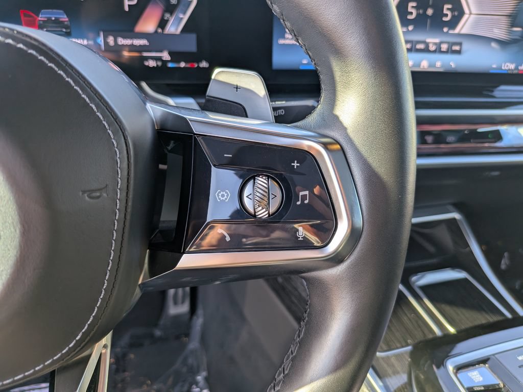 Used 2023 BMW 740i RWD image 25