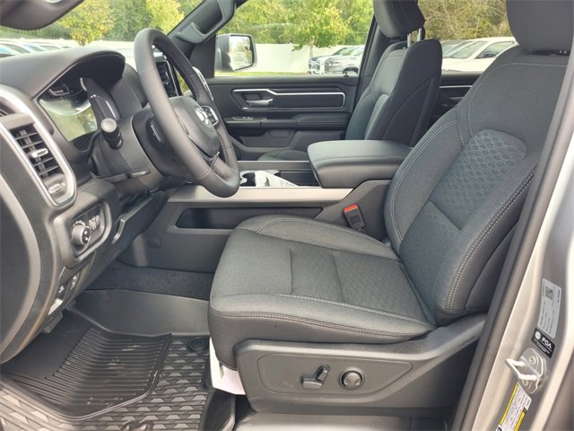 New 2026 RAM 1500 4x4 Crew Cab image 5
