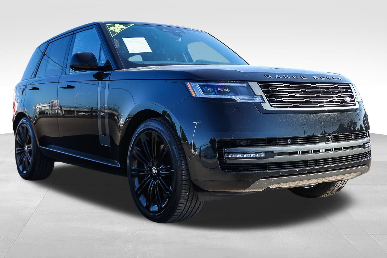 Certified 2024 Land Rover Range Rover SE AWD/4WD image 3