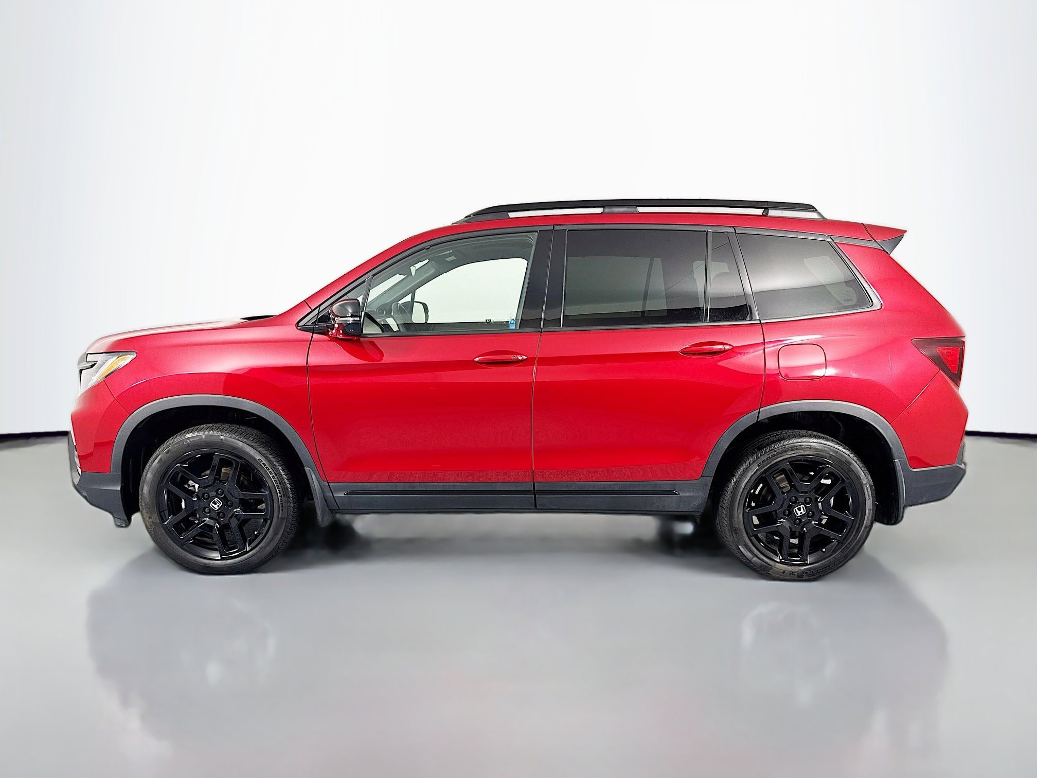 Certified 2024 Honda Passport Black Edition image 8