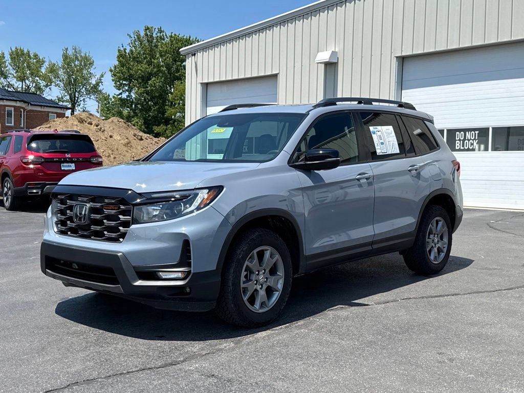 Certified 2025 Honda Passport TrailSport image 3