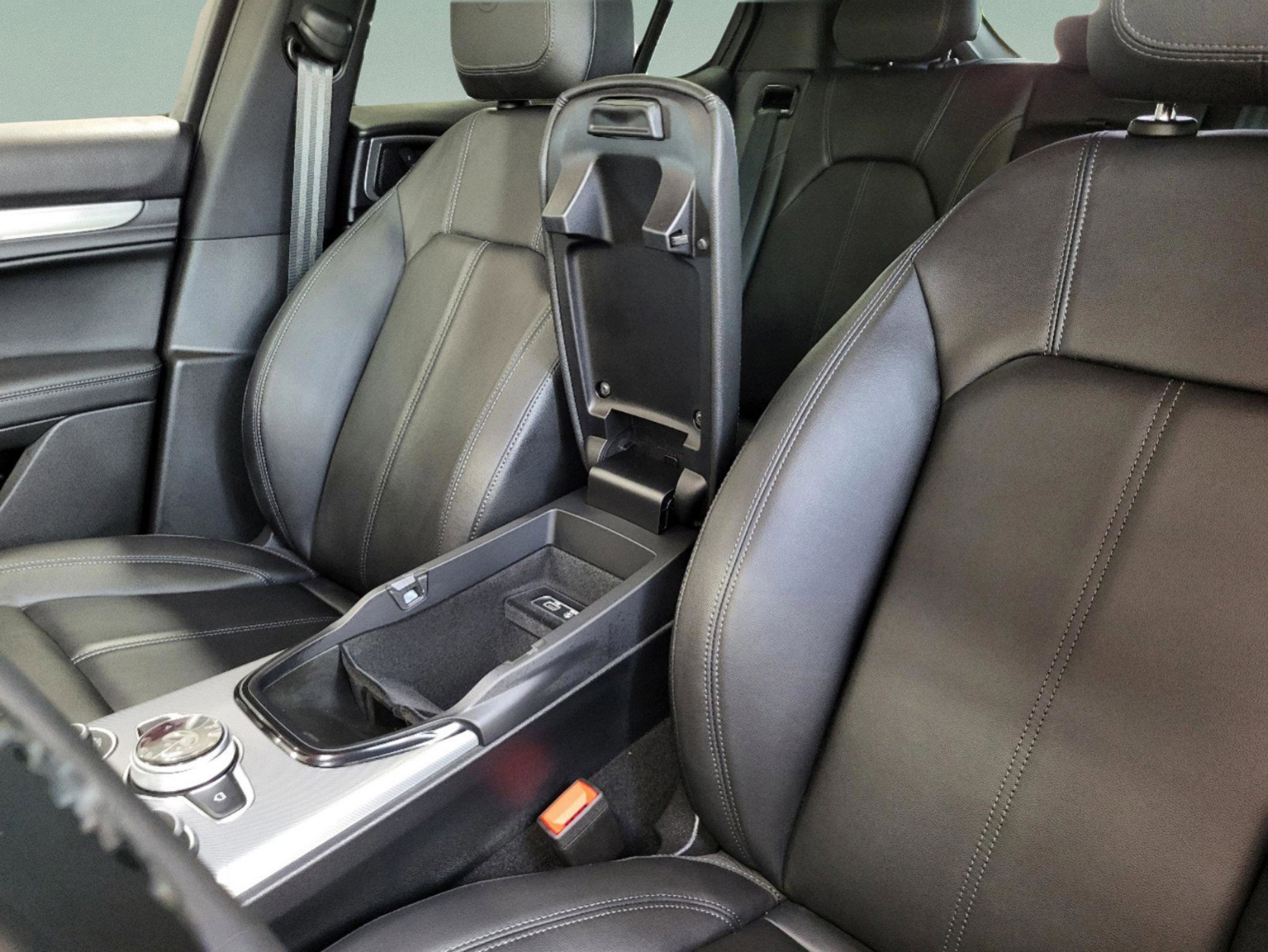 New 2025 Alfa Romeo Stelvio Sprint AWD/4WD image 18