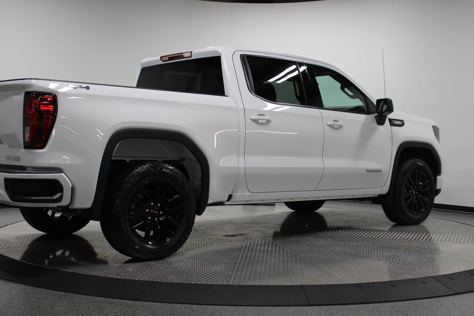 New 2026 GMC Sierra 1500 Elevation image 15