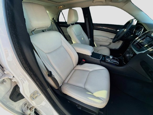 Used 2023 Chrysler 300 Touring L w/ Popular Equipment Group RWD image 31