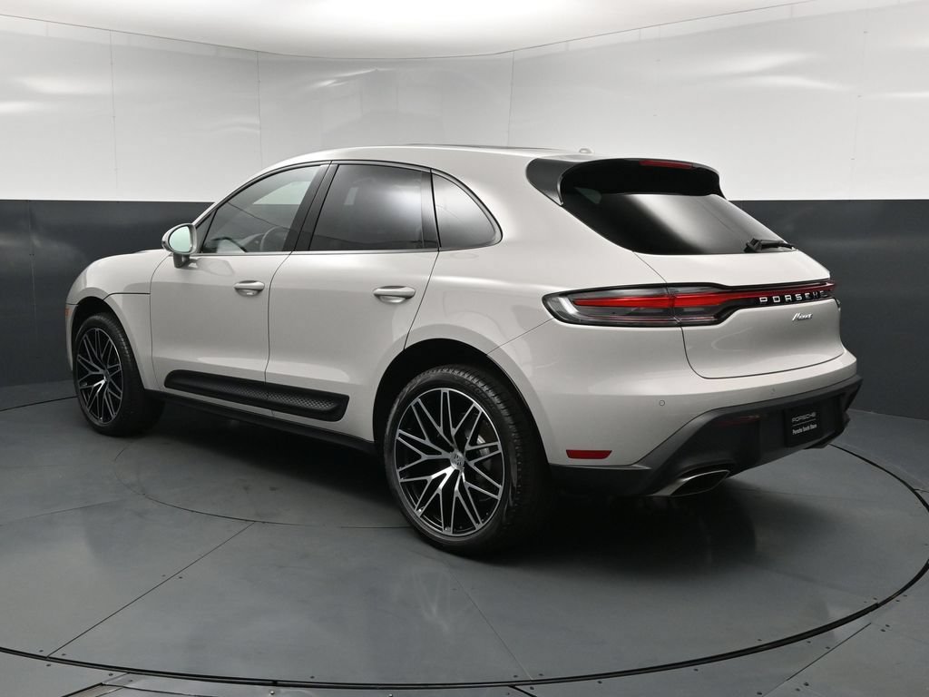 New 2026 Porsche Macan AWD/4WD image 3