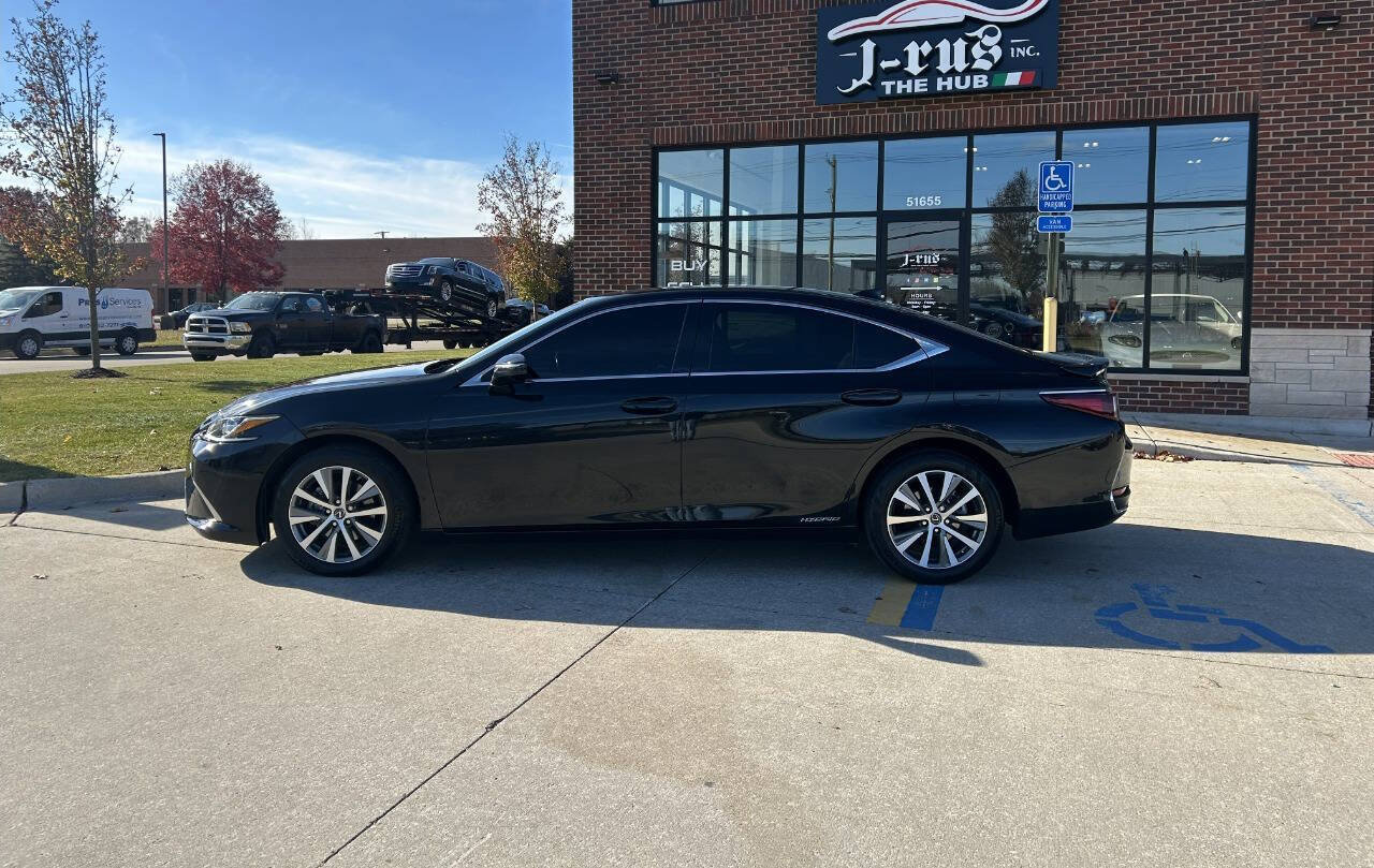 Used 2021 Lexus ES 300h w/ Accessory Package 2 image 10