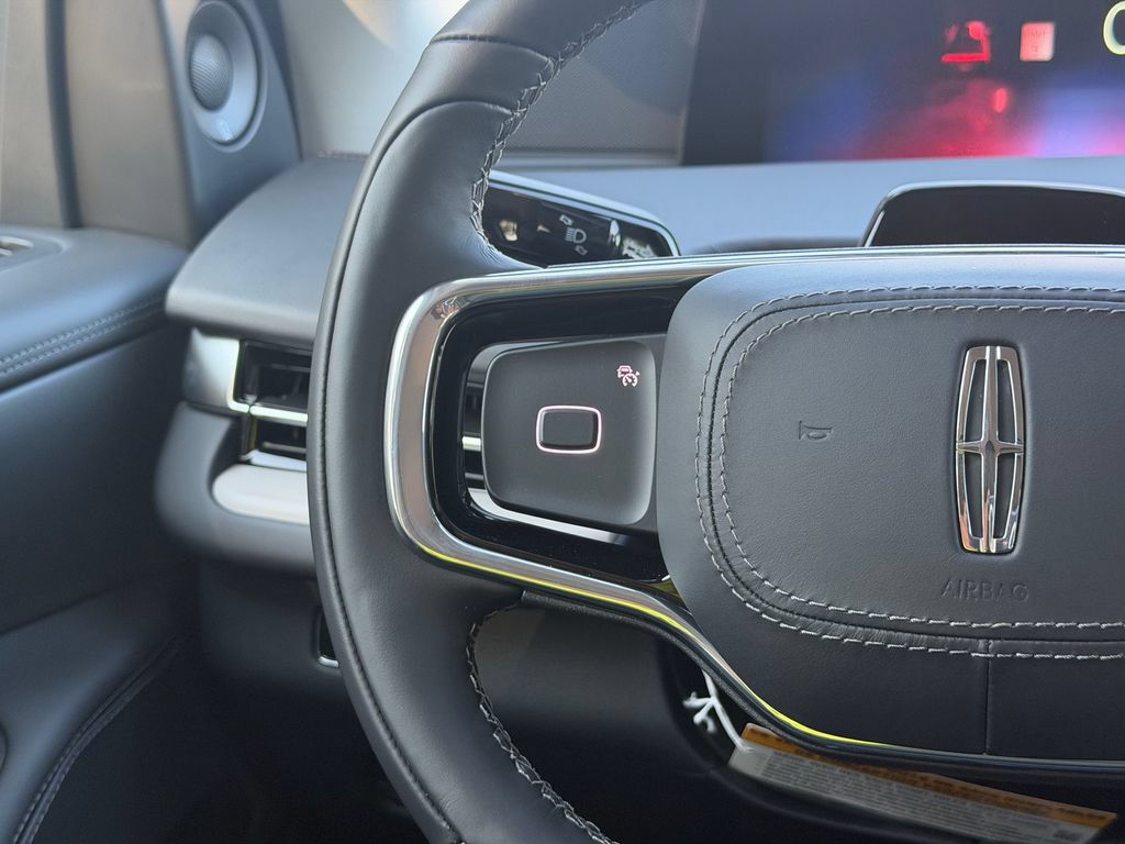 New 2027 Lincoln Navigator L Premier AWD/4WD image 14