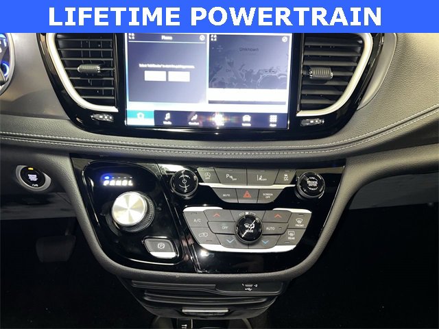 New 2026 Chrysler Pacifica Select image 21