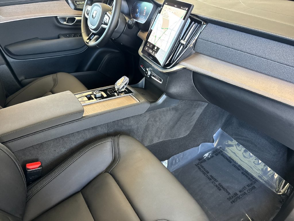 Certified 2026 Volvo XC90 B6 Plus AWD/4WD image 16