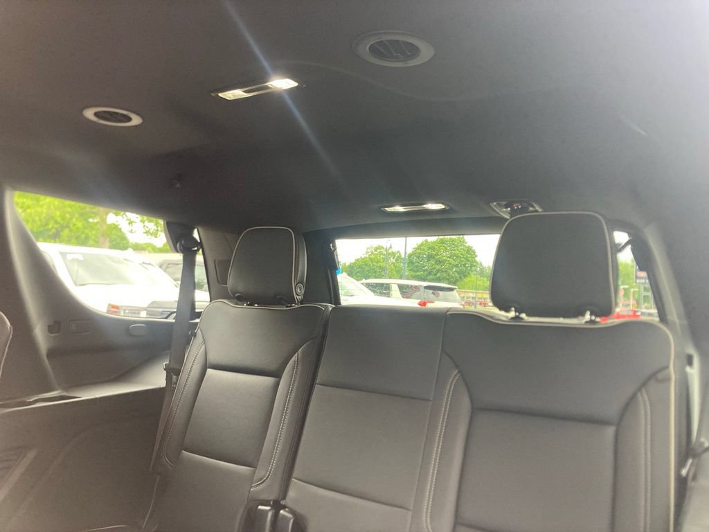 Used 2025 GMC Yukon Elevation AWD/4WD image 18