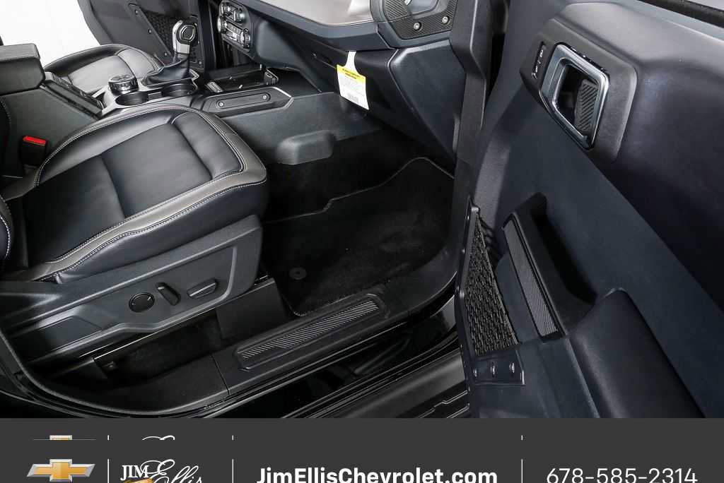 Used 2025 Ford Bronco Outer Banks image 24