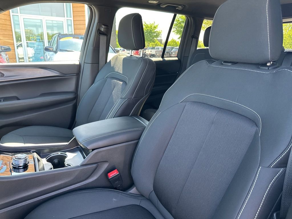 New 2026 Jeep Grand Cherokee Laredo X AWD/4WD image 20