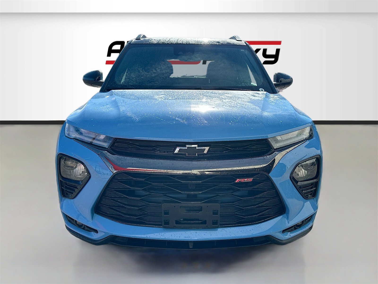 Used 2023 Chevrolet TrailBlazer RS w/ Sun and Liftgate Package image 2