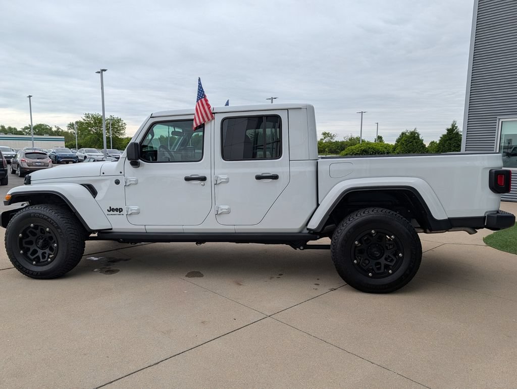 Used 2025 Jeep Gladiator Sport AWD/4WD image 5