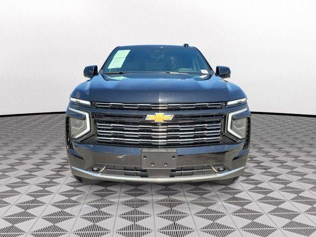 Used 2025 Chevrolet Suburban High Country AWD/4WD image 2