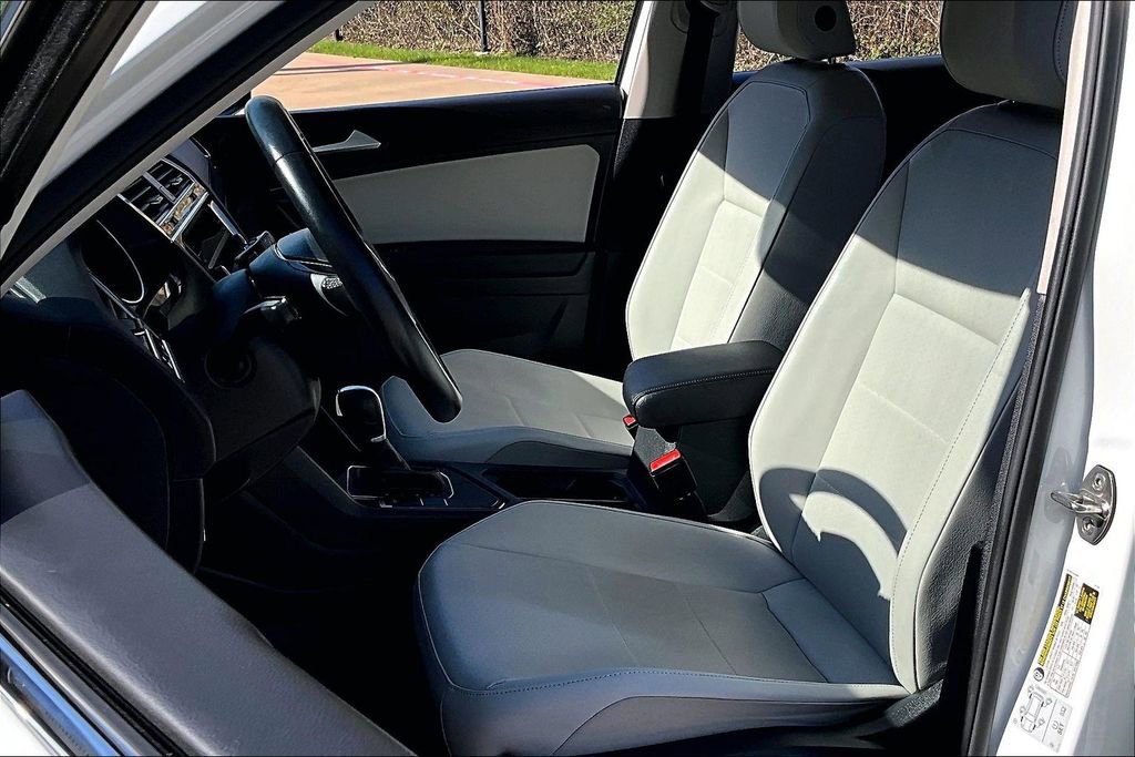 Used 2019 Volkswagen Tiguan SE image 32