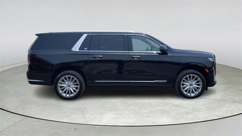Used 2022 Cadillac Escalade ESV Premium Luxury w/ Performance Package image 8