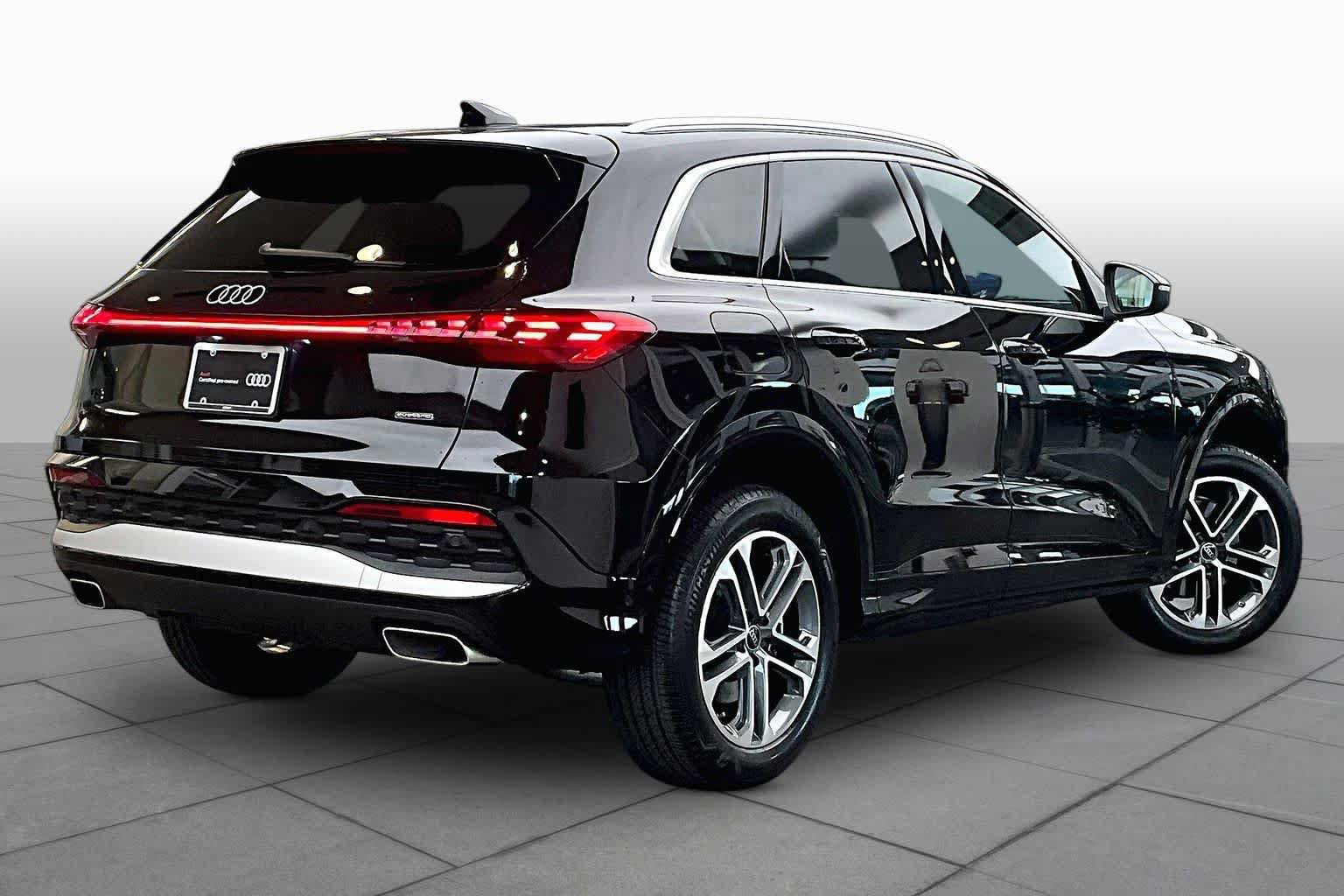 Certified 2025 Audi Q5 Premium AWD/4WD image 13