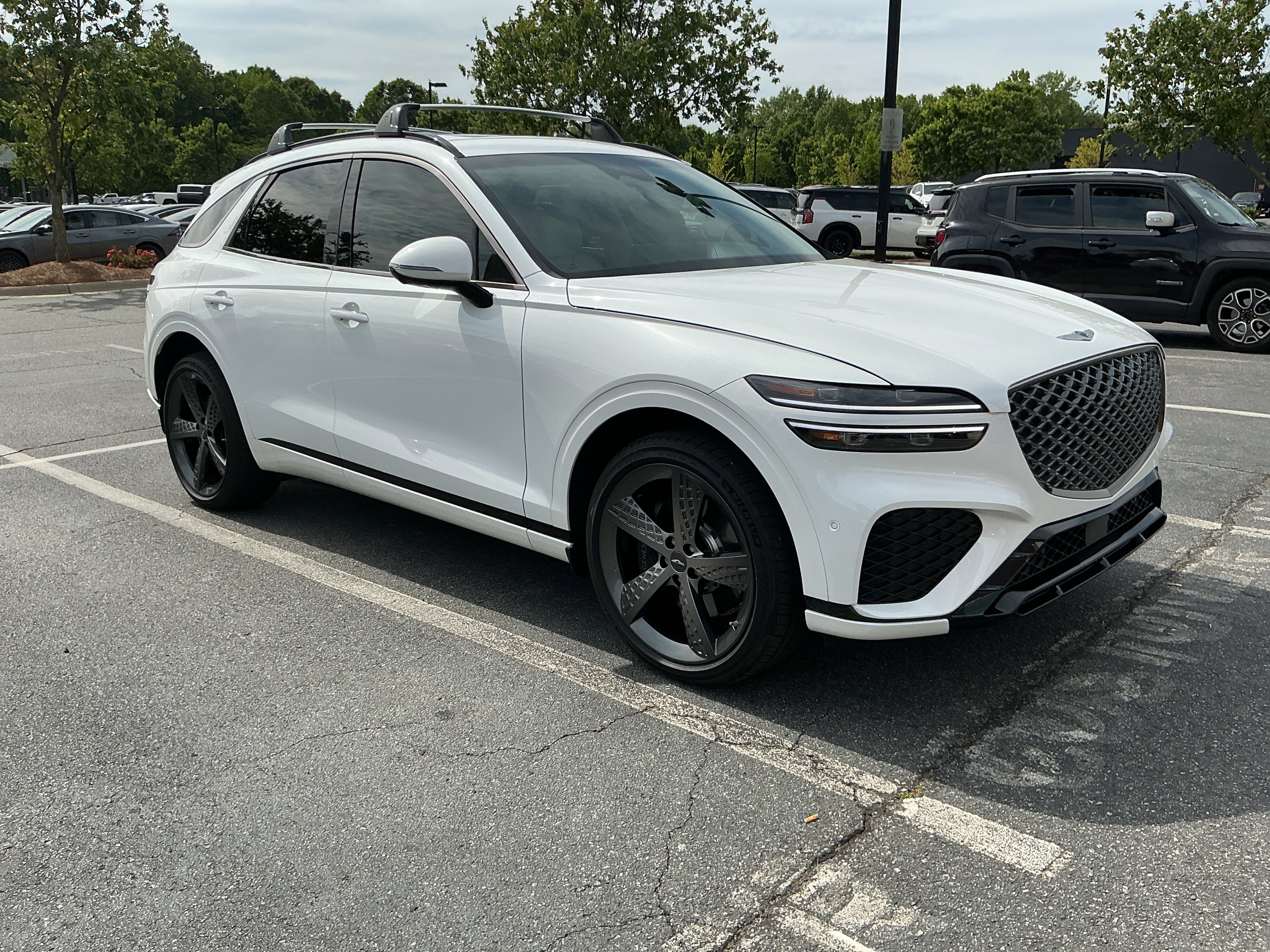 Used 2025 Genesis GV70 3.5T Sport w/ Sport Advanced Package AWD/4WD image 5
