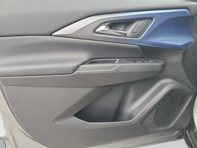 New 2026 Chevrolet Equinox EV LT w/ LPO, Blackout Package FWD image 31