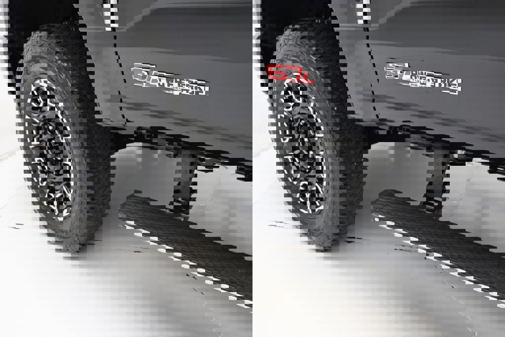 Used 2025 Ford F250 Platinum w/ Platinum Plus Package image 17