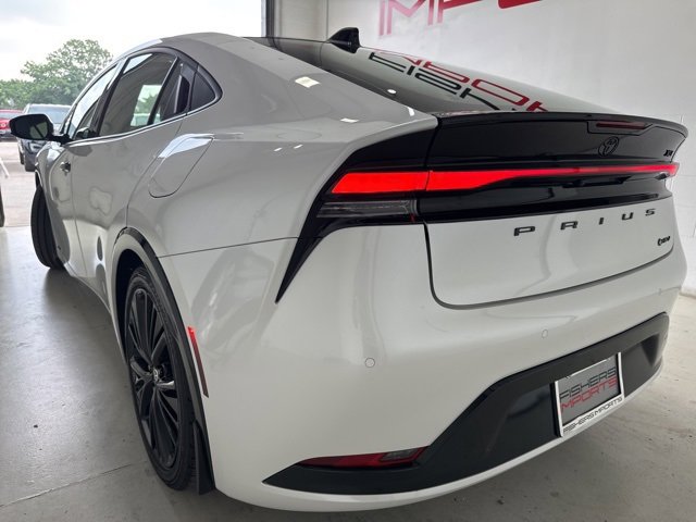 Used 2025 Toyota Prius LE image 9