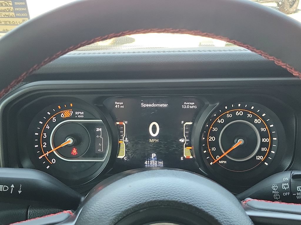 Used 2024 Jeep Wrangler Unlimited Rubicon w/ Technology Group AWD/4WD image 18