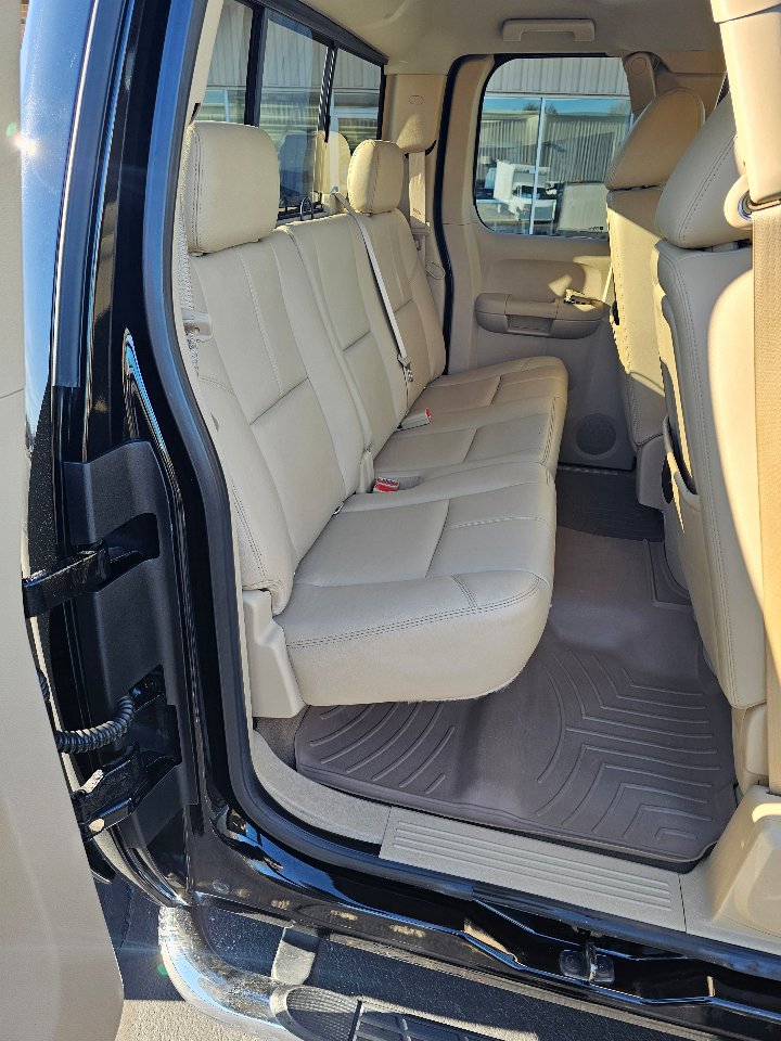 Used 2012 Chevrolet Silverado 1500 LTZ w/ LTZ Plus Package image 29