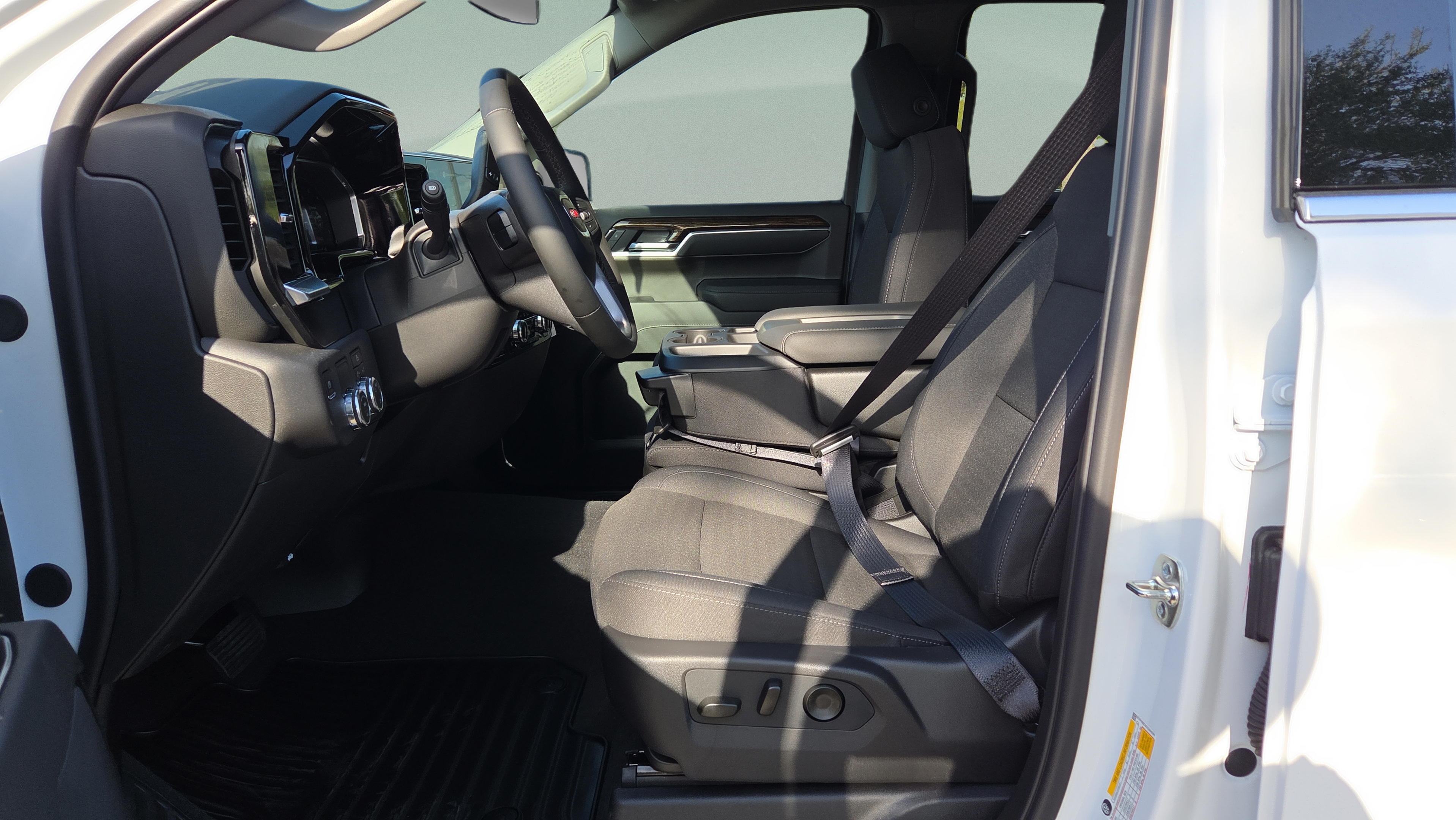 New 2026 GMC Sierra 1500 SLE w/ Preferred Package RWD image 9