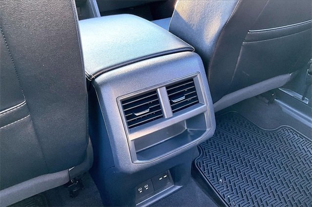 Used 2022 Volkswagen Atlas Cross Sport SEL R-Line image 10