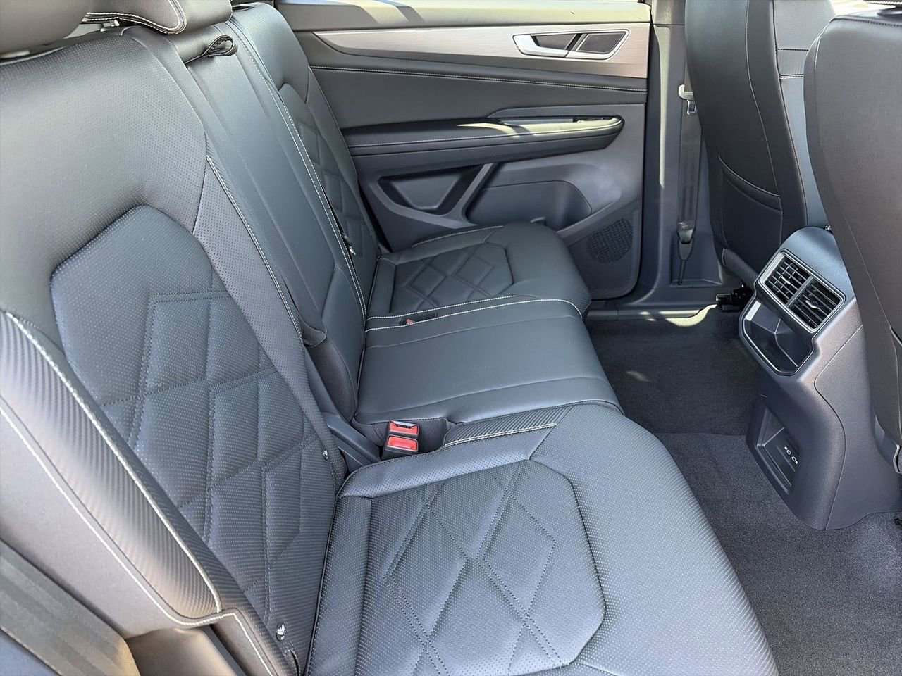 New 2026 Volkswagen Atlas Cross Sport SE AWD/4WD image 9