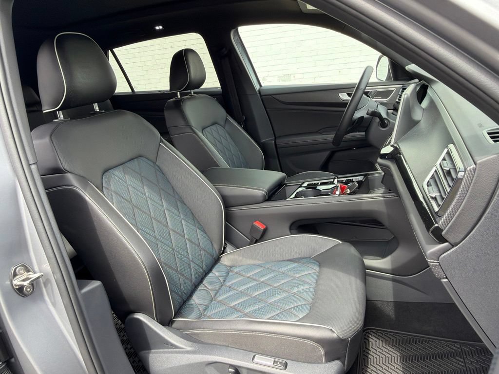 Used 2025 Volkswagen Atlas Cross Sport SEL Premium R-Line AWD/4WD image 13