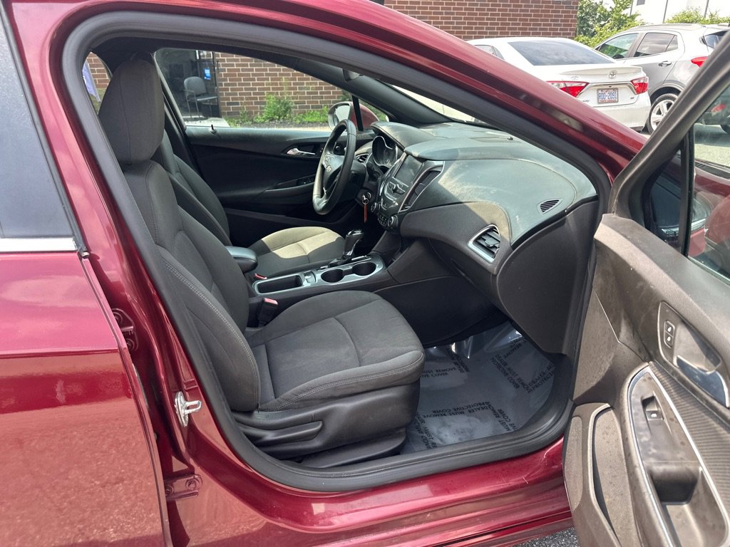 Used 2016 Chevrolet Cruze LT w/ RS Package image 16