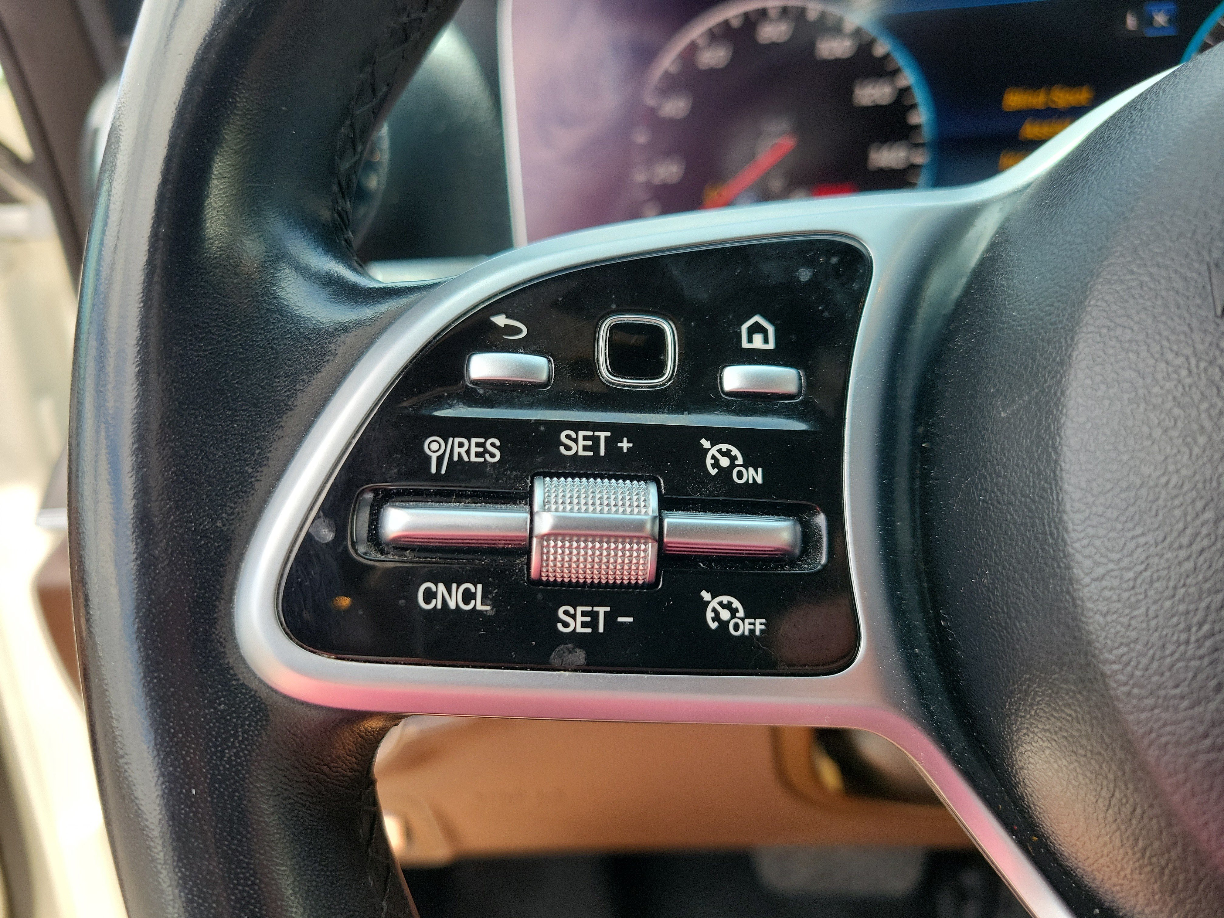 Used 2020 Mercedes-Benz E 350 4MATIC Sedan image 14