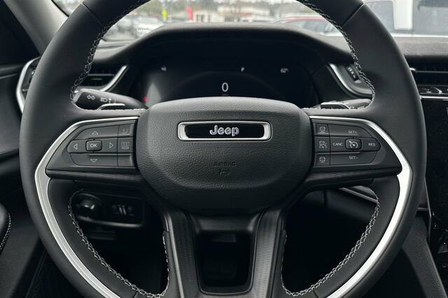 New 2023 Jeep Grand Cherokee Laredo X image 17