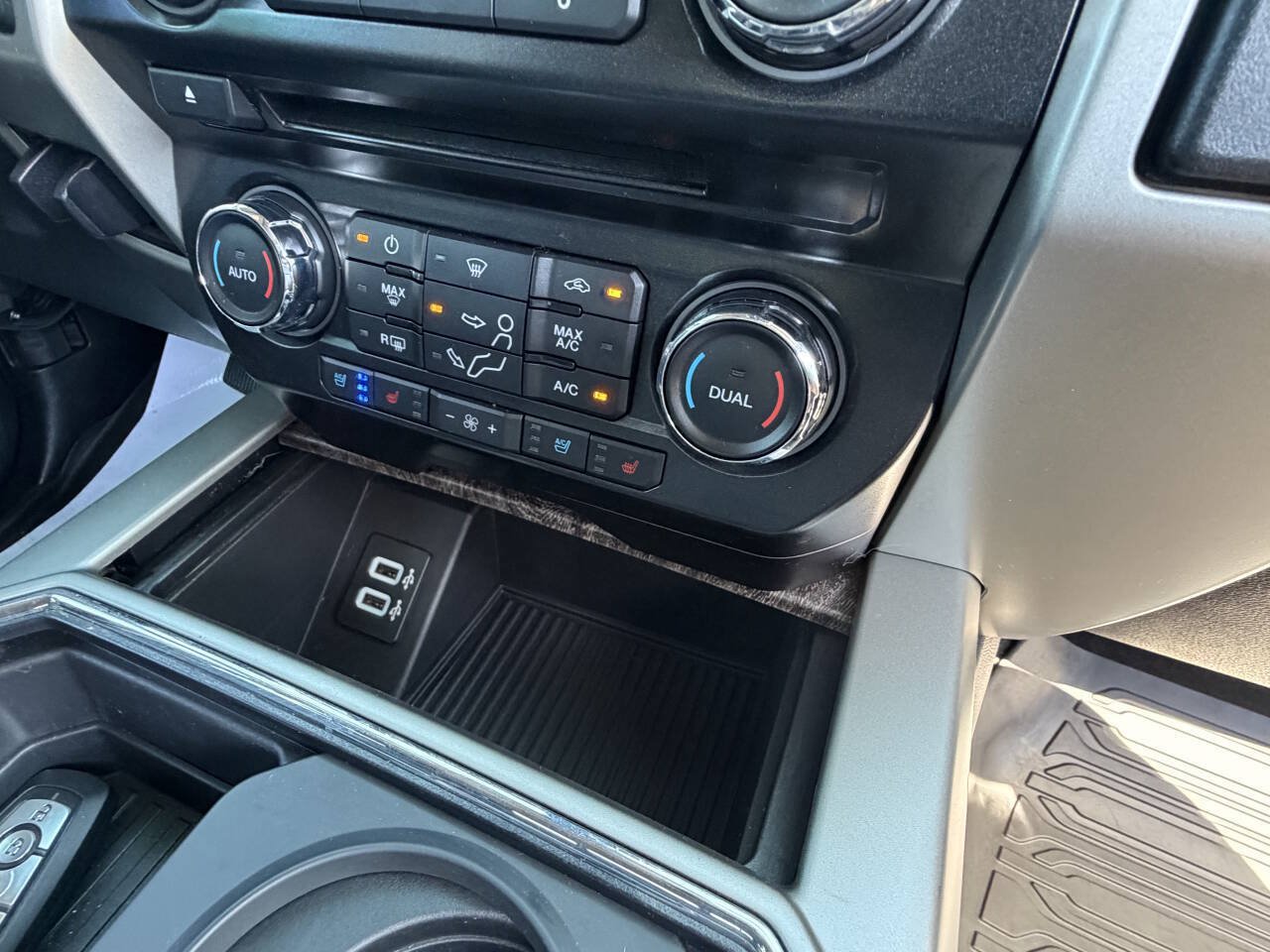 Used 2017 Ford F250 Lariat w/ Lariat Ultimate Package AWD/4WD image 52