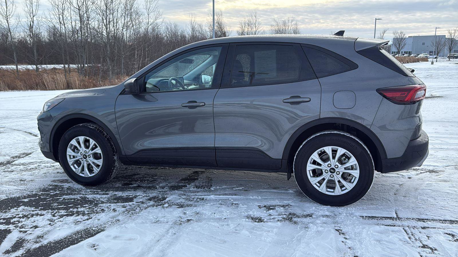 Used 2025 Ford Escape Active AWD/4WD image 11