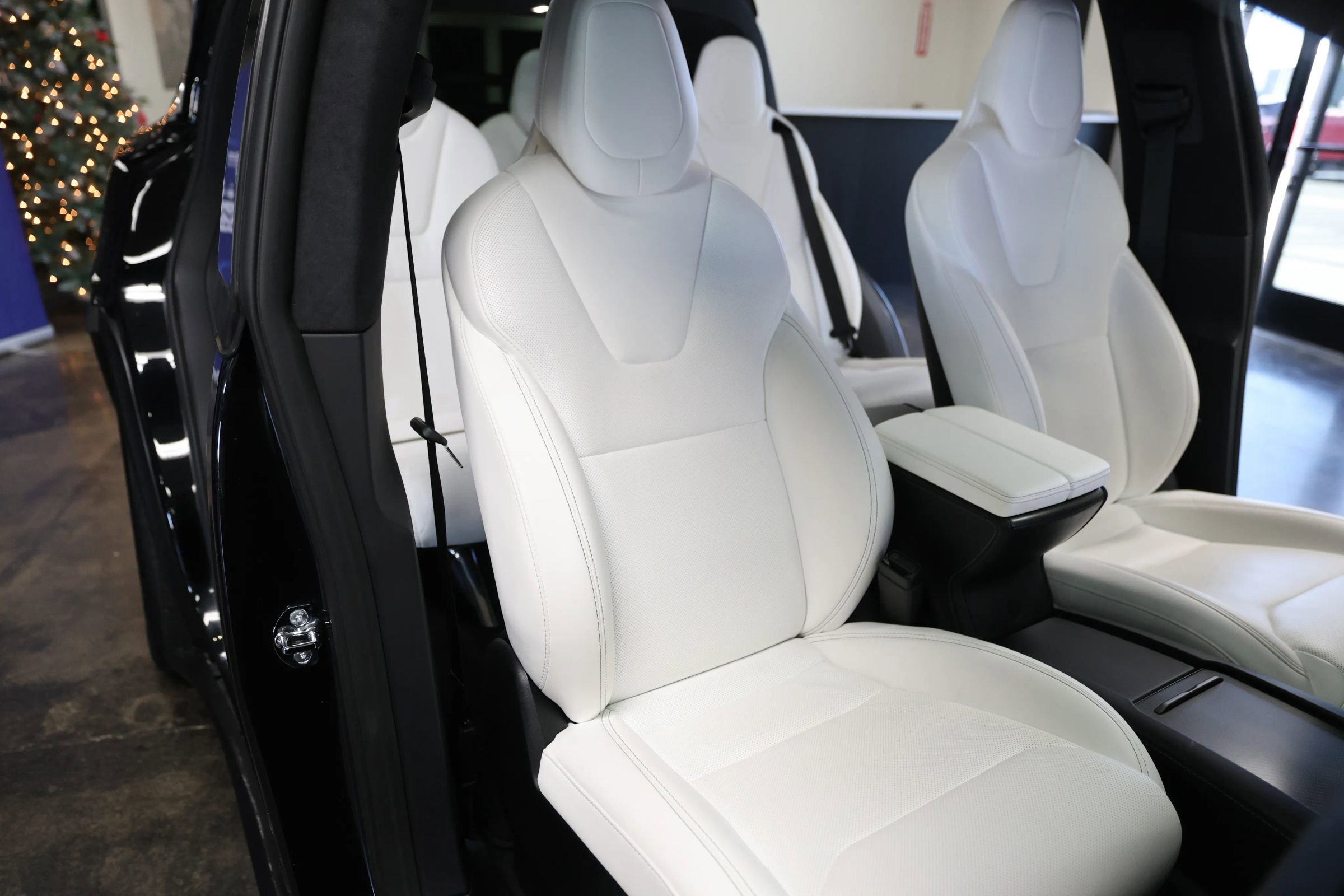 Used 2018 Tesla Model X P100D image 33