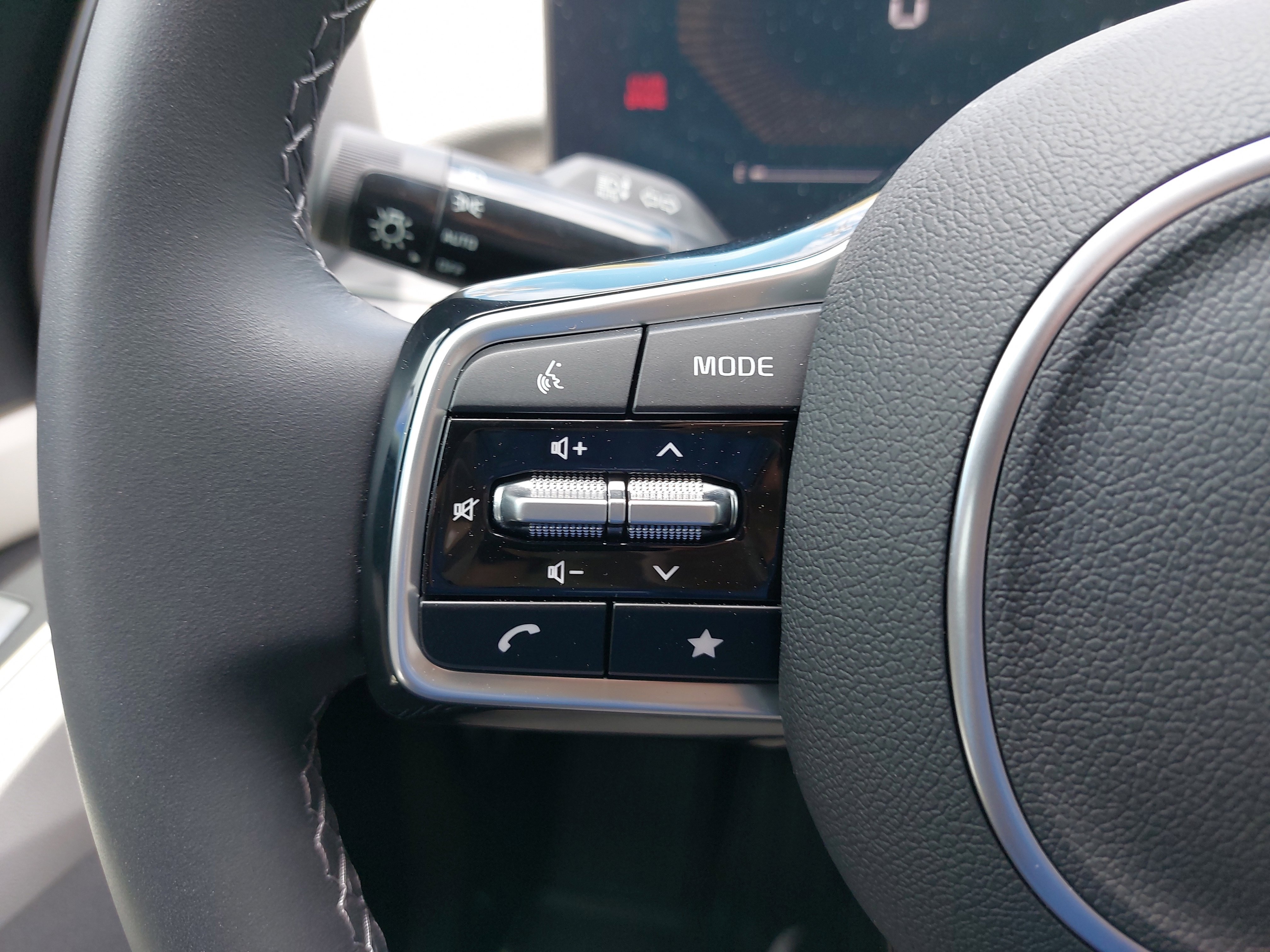 New 2025 Kia Sorento S w/ Panoramic Sunroof Package image 19