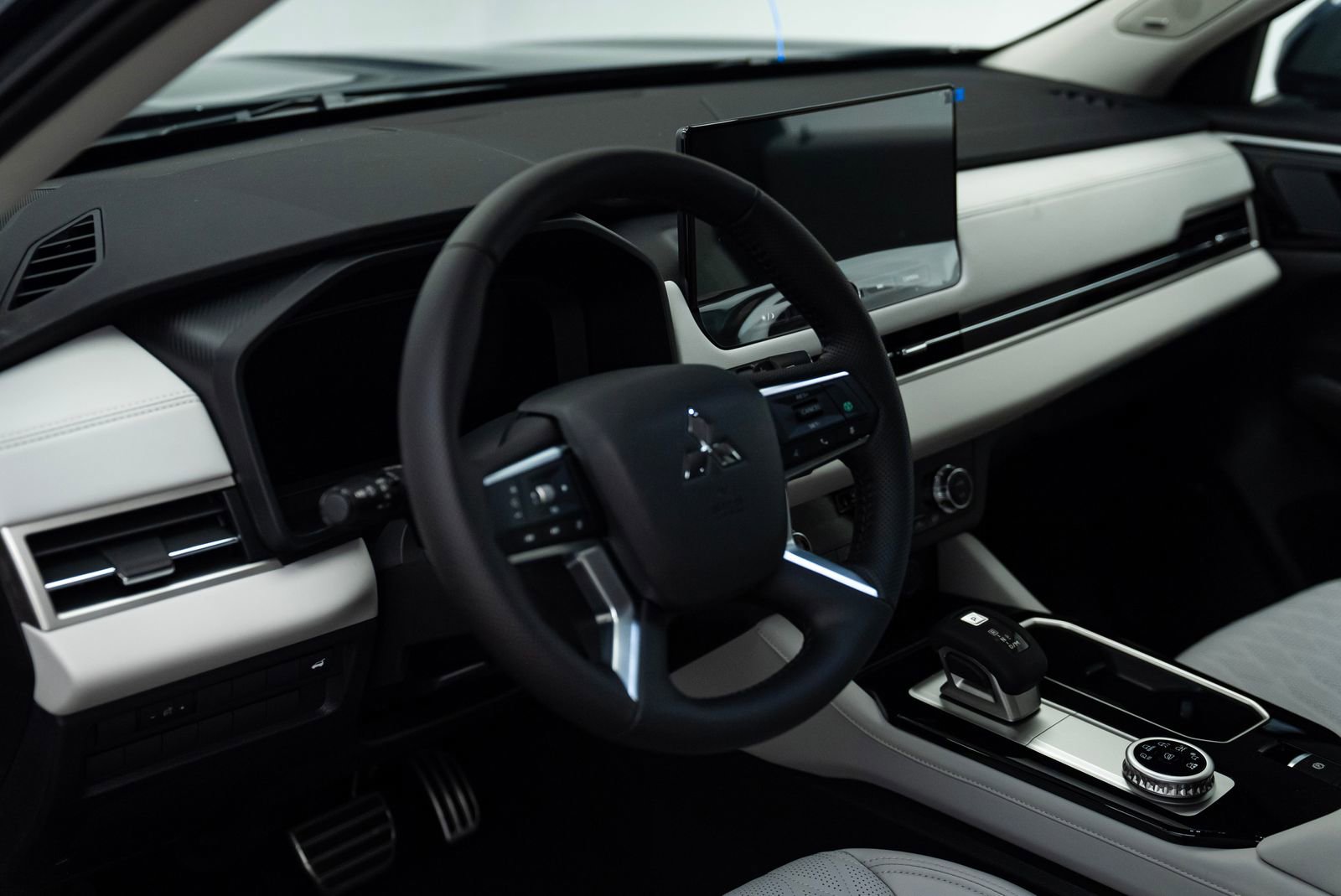 New 2025 Mitsubishi Outlander SEL image 6