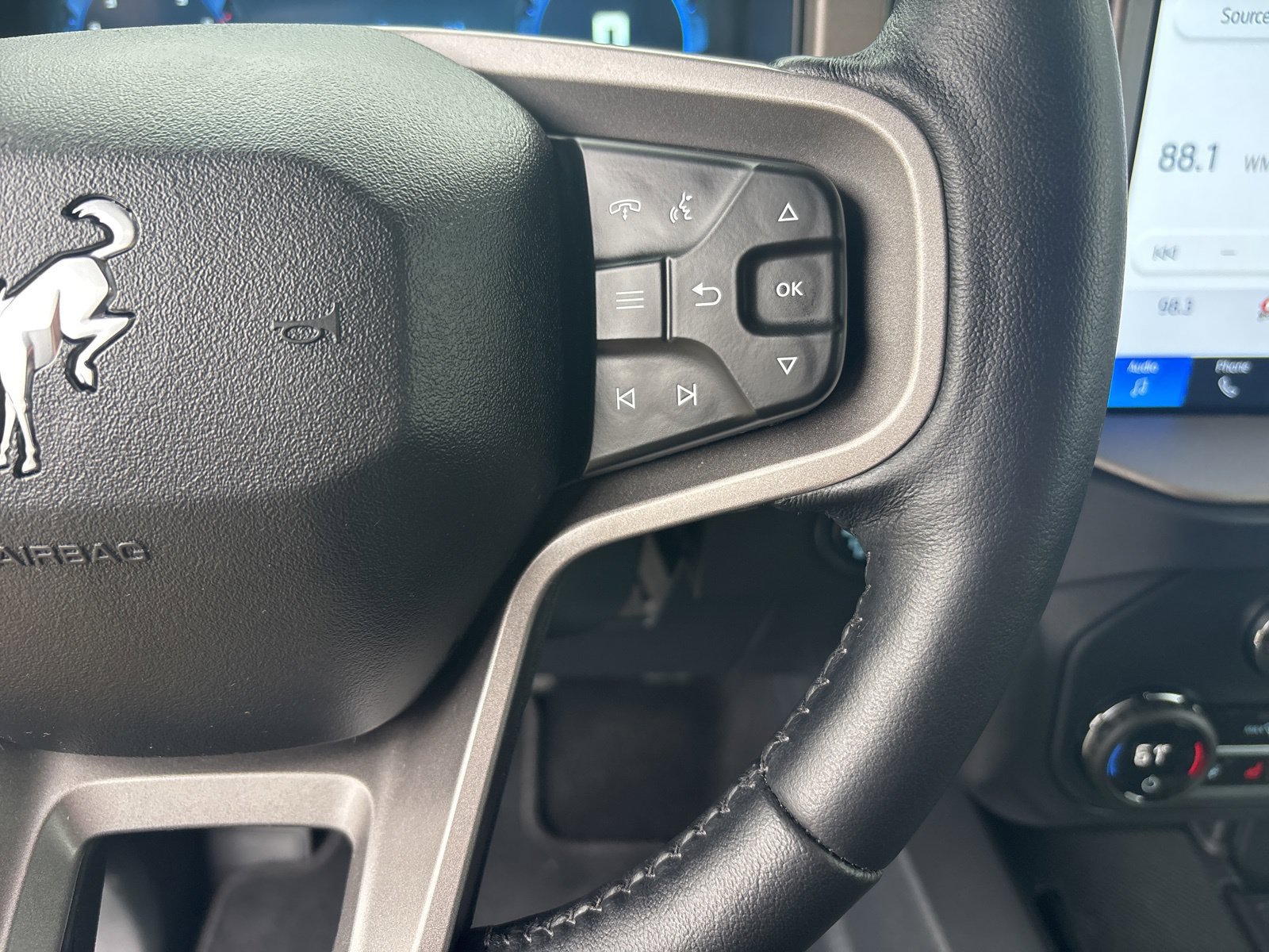 Used 2025 Ford Bronco Outer Banks AWD/4WD image 21
