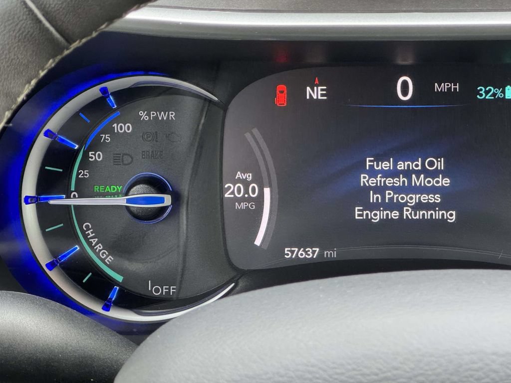 Used 2024 Chrysler Pacifica Limited FWD image 28