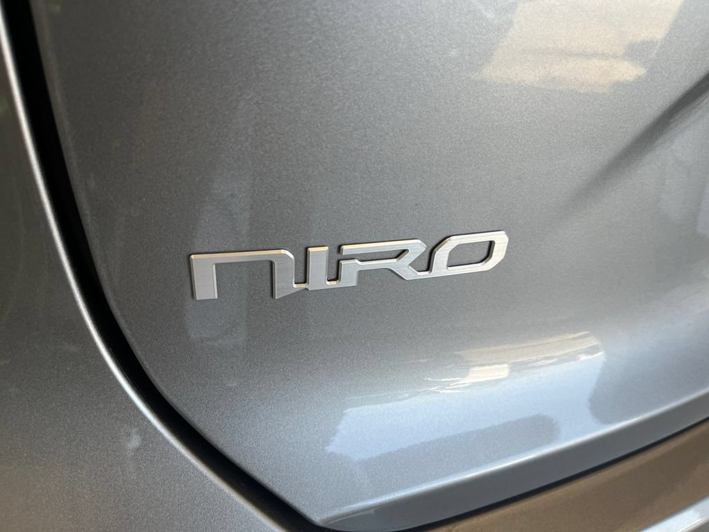 Used 2023 Kia Niro Wave w/ Wave Preserve Package FWD image 33