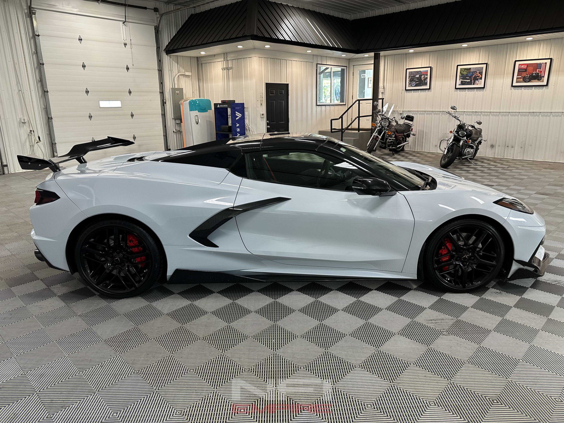 Used 2021 Chevrolet Corvette Stingray Premium Conv w/ Z51 Performance Package RWD image 7