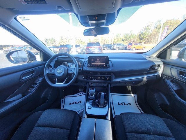 Used 2024 Nissan Rogue SV image 15