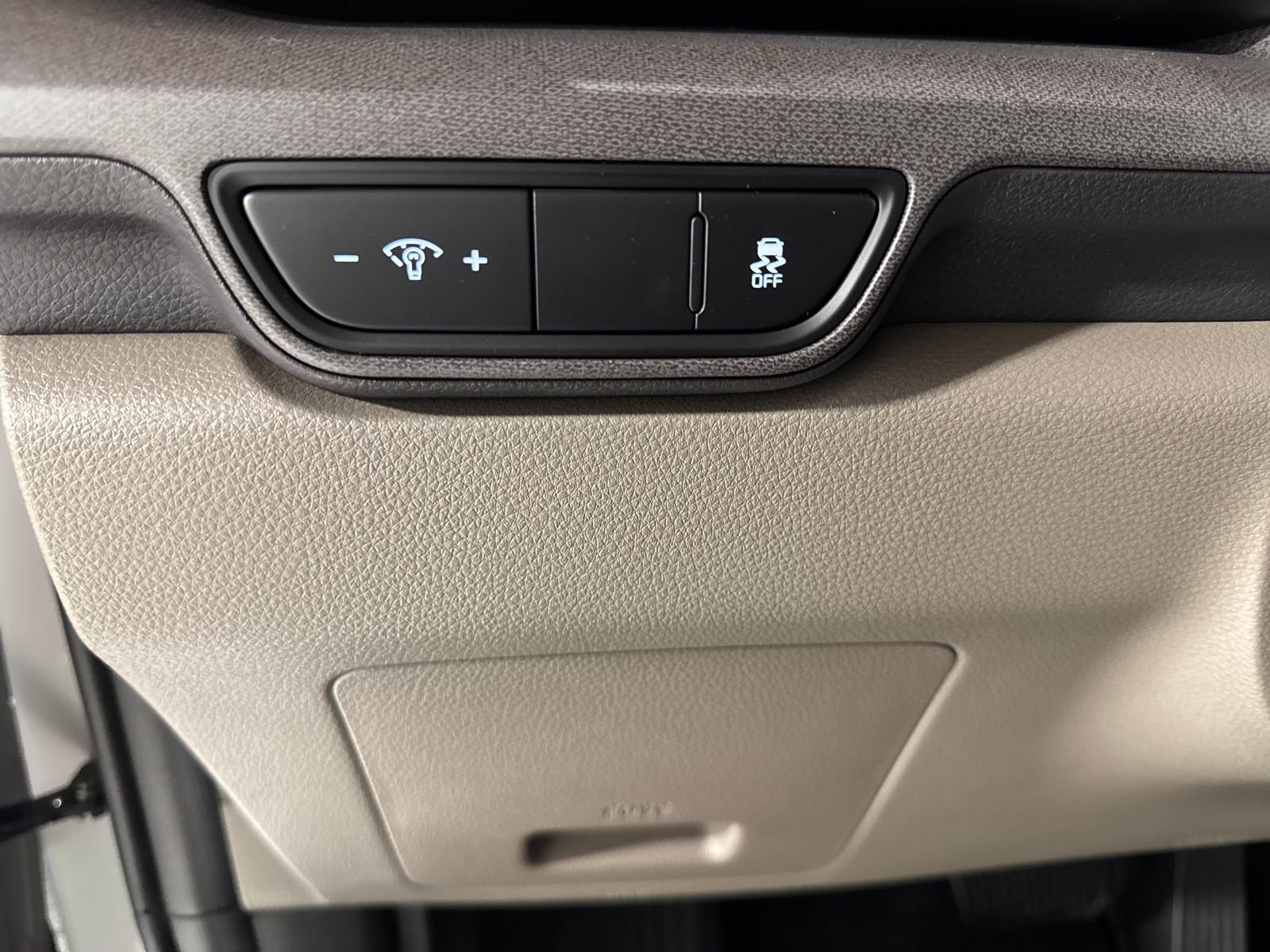 New 2026 Kia Carnival EX FWD image 15