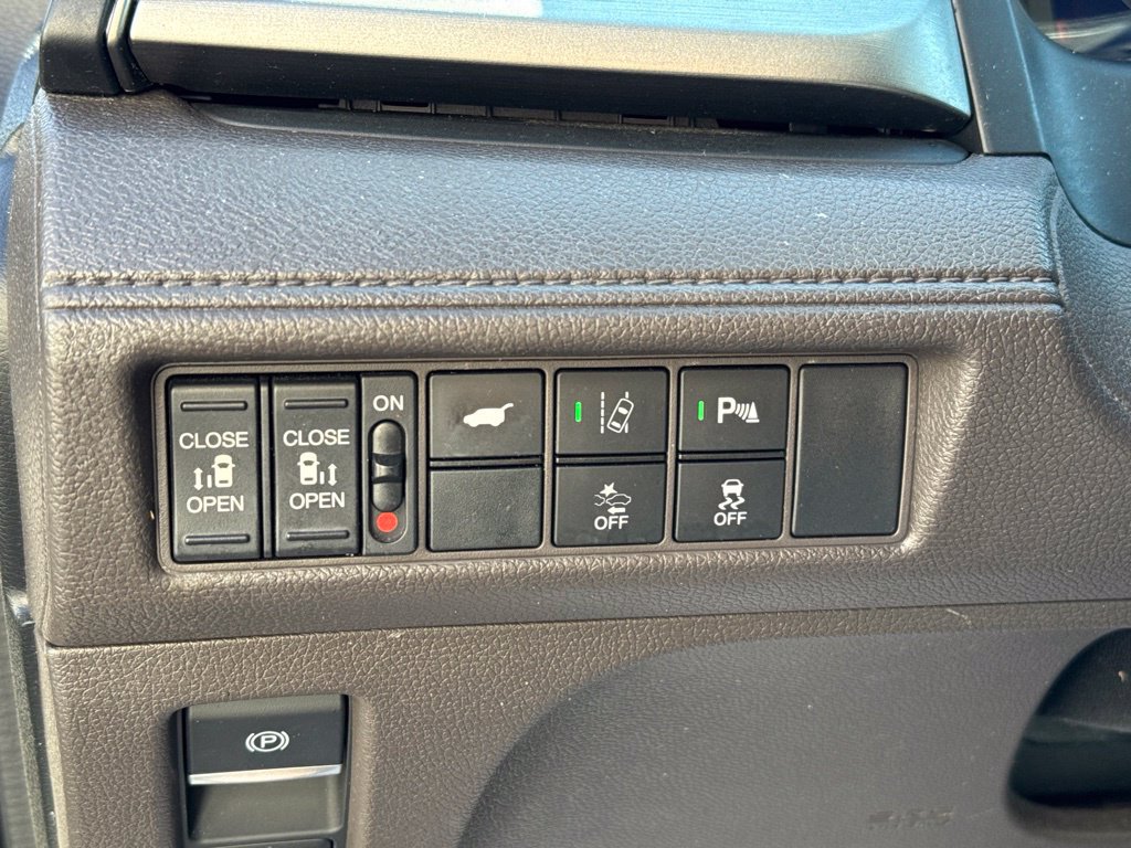Used 2018 Honda Odyssey Touring image 16