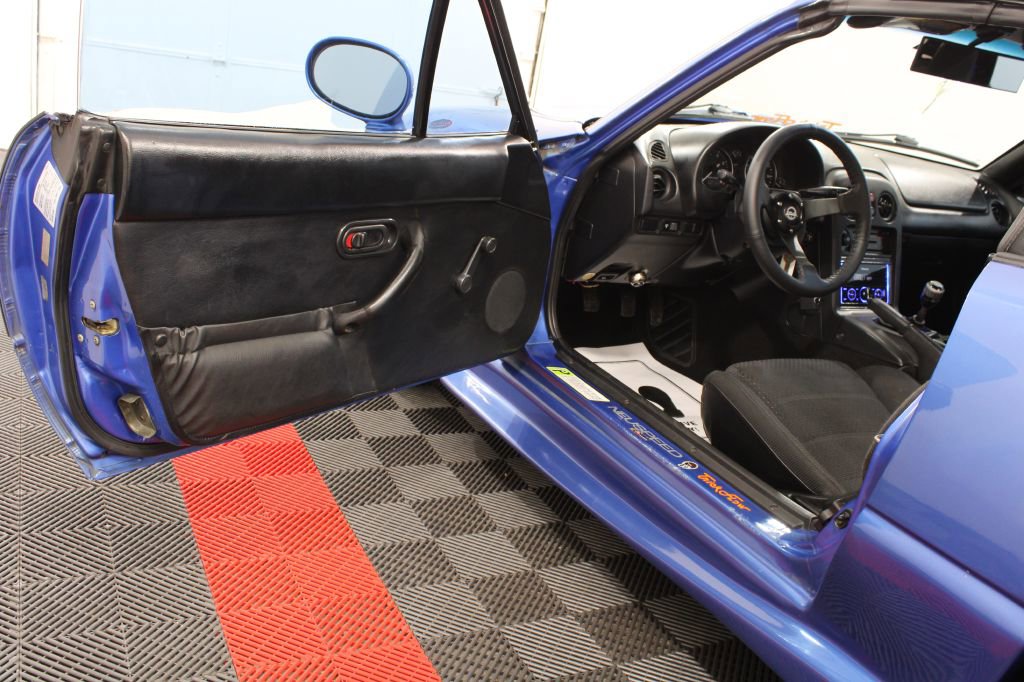 Used 1994 MAZDA MX-5 Miata RWD image 16