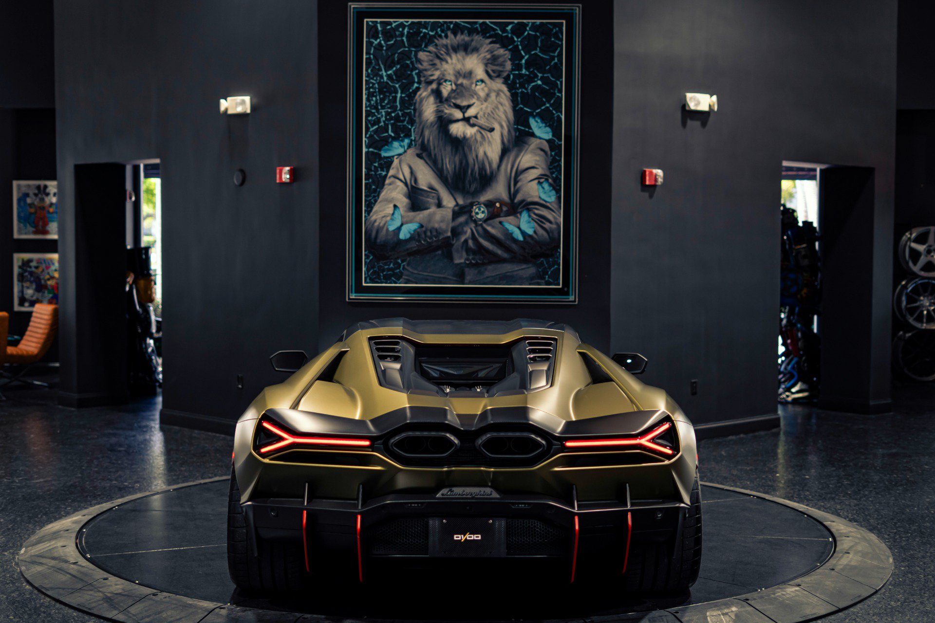 Used 2025 Lamborghini Revuelto AWD/4WD image 13